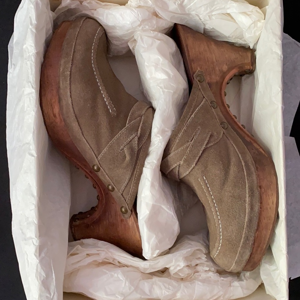 KORS Michael Kors Suede Clogs Size: 9